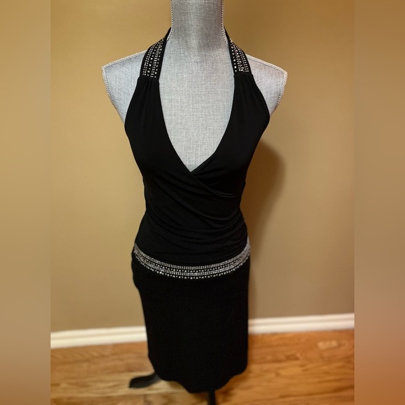 Le Chateau Dress - Picture 9 of 12